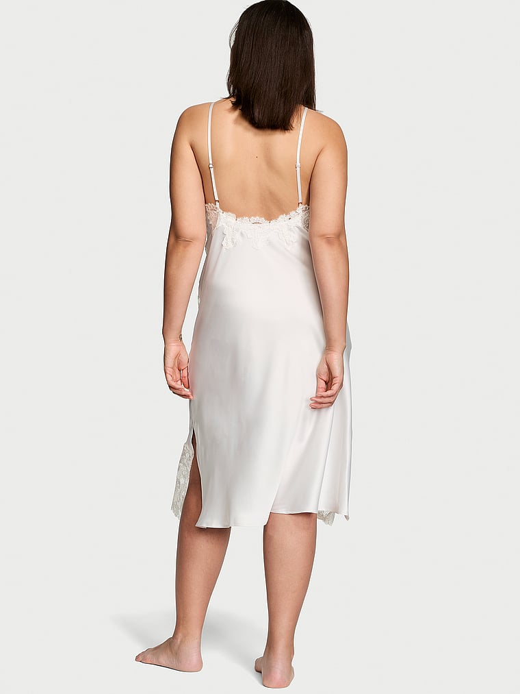 Victoria's Secret, Victoria's Secret Midi-Negligé aus Satin mit Boho-Blumenstickerei, onModelBack, 2 of 4