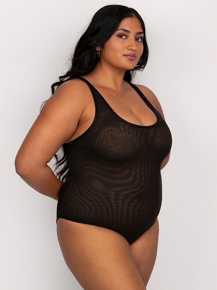 Victoria's Secret, Curvy Couture Body aus transparentem Netzstoff, Schwarz, onModelFront, 1 of 4