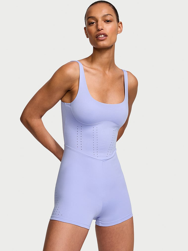 Victoria's Secret, VSX VS Essential Perforierter, kurzer Einteiler, onModelFront, 1 of 4