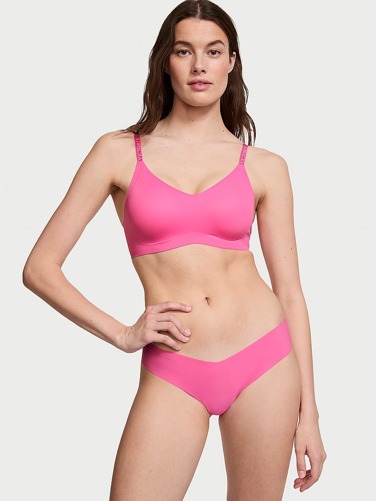 Victoria's Secret, Victoria's Secret Bare Leicht gefütterter, bequemer T-Shirt-BH, Hollywood-Rosa, onModelSide, 1 of 4 Mackenzie ist 5'10" oder 178cm und trägt 34B oder S