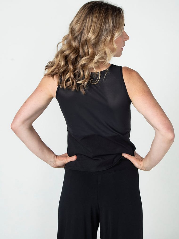 Victoria's Secret, AnaOno Post-OP-Trägertop mit Frontverschluss, onModelBack, 2 of 3