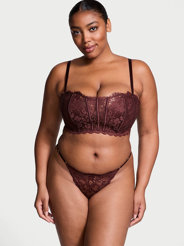 Victoria's Secret, Dream Angels Leicht gefüttertes Bandeau mit Spitze, Burgunder-Braun, onModelSide, 3 of 4 Brianna ist 5'10" oder 178cm und trägt 38DD (E) oder XL