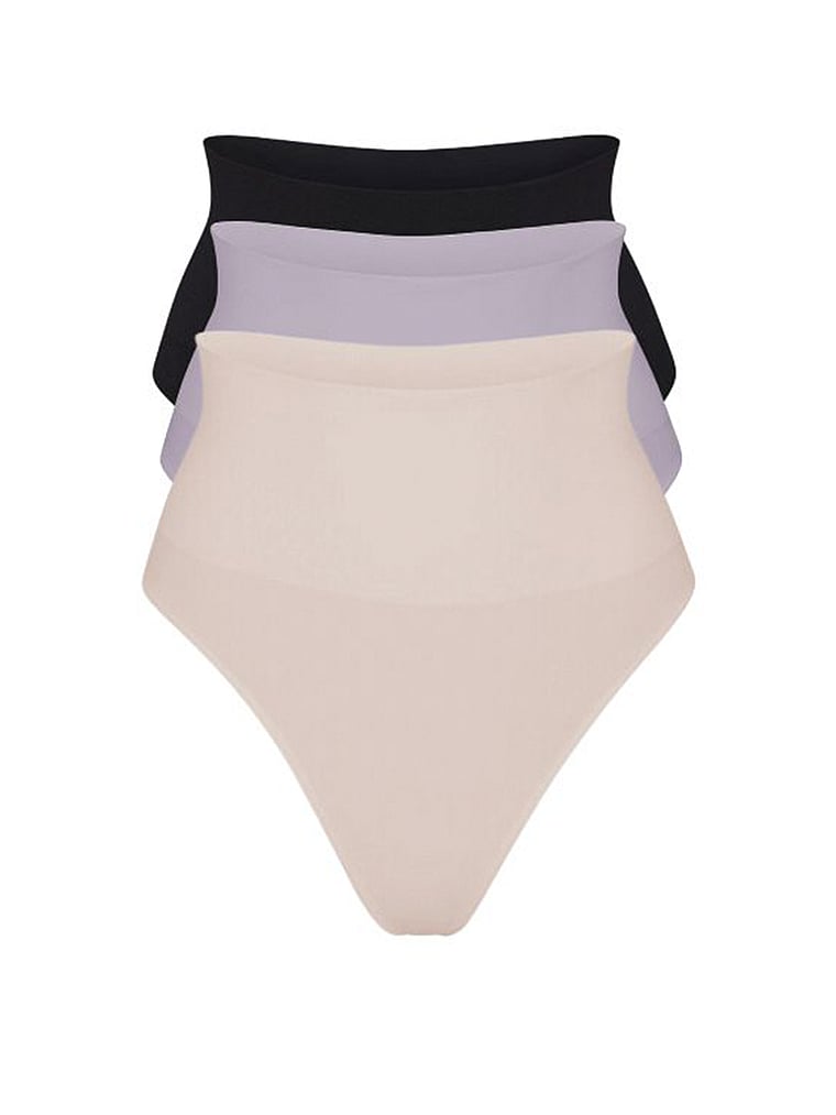 Victoria's Secret, MINDD Glättender Basic-String im 3er-Pack, Schwarz/Sand/Champagner, onModelFront, 1 of 2