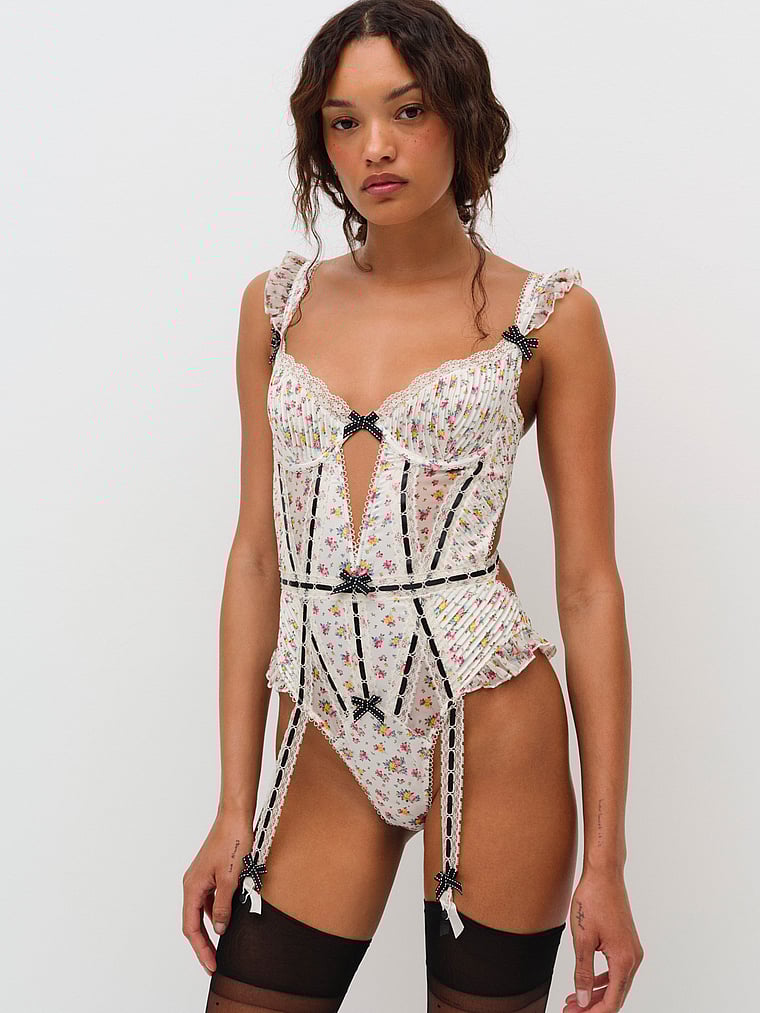 Victoria's Secret, For Love & Lemons Samantha Body, onModelFront, 1 of 4
