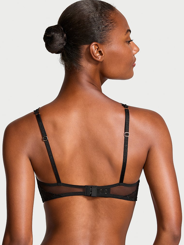 Victoria's Secret, Very Sexy Triangel-Bralette mit VS-Logostickerei, Schwarz, detail, 2 of 5 Ange-Marie ist 5'10" oder 178cm und trägt 34B oder S