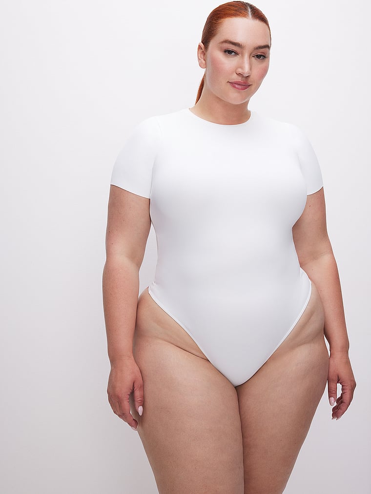 Victoria's Secret, Good American Scuba-Body mit Rundhalsausschnitt, onModelFront, 1 of 3