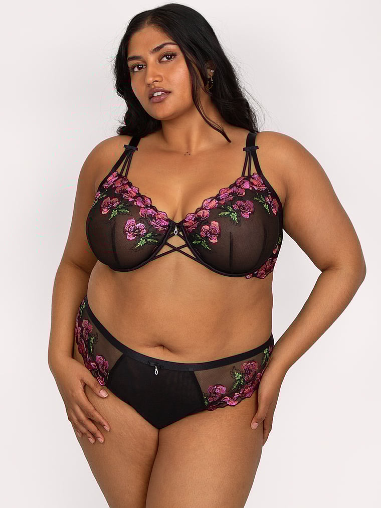 Victoria's Secret, Curvy Couture Lush Slip mit rückseitigem Riemchendesign und Stickerei, Schwarz, onModelFront, 1 of 3