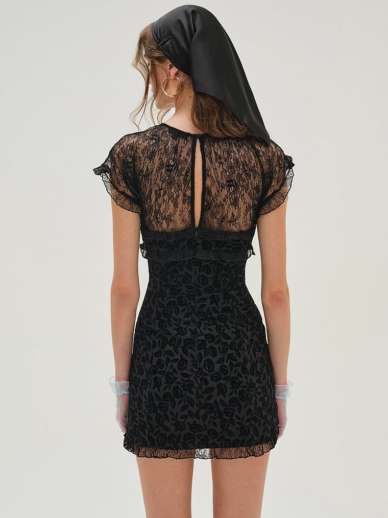 Victoria's Secret, For Love & Lemons Midnight Minikleid aus Samt, Schwarz, onModelBack, 2 of 4
