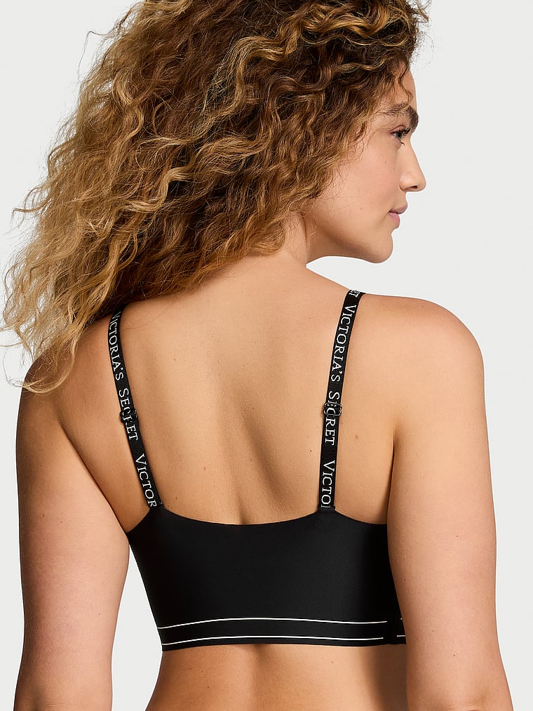 Victoria's Secret, T-Shirt  Leicht gefütterter, bequemer BH, Schwarz, onModelBack, 2 of 3 Kiana ist 5'9" oder 175cm und trägt 34B oder S