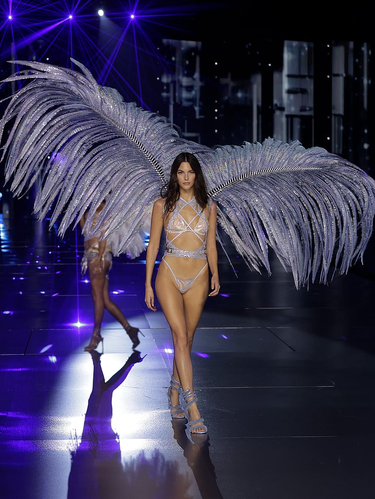 Victoria's Secret, Very Sexy Body mit offenen Körbchen und schimmernder Stickerei, Hellblau, onModelFront, 5 of 5
