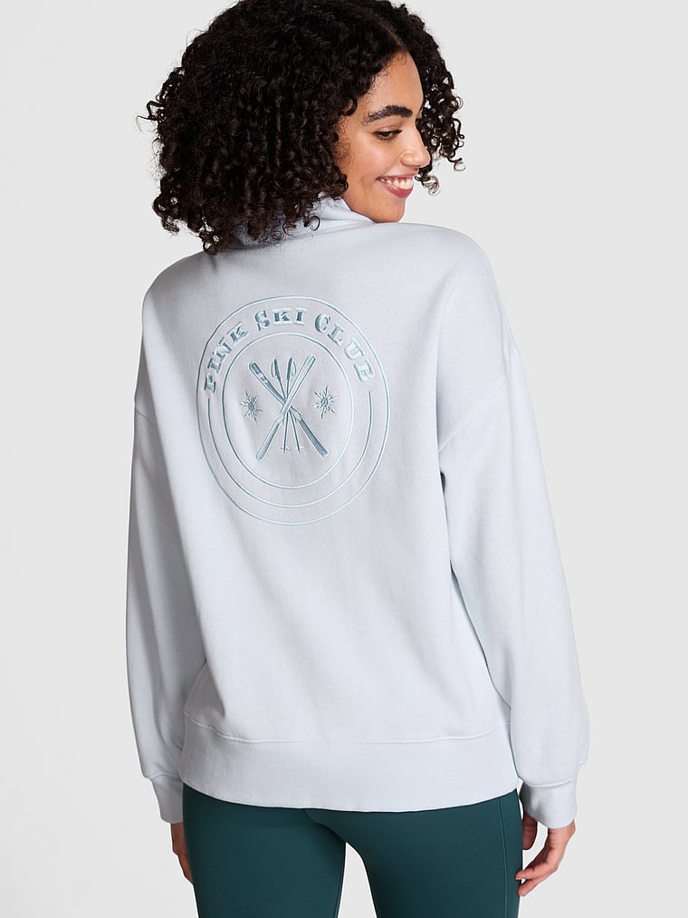 PINK Ivy Sweatshirt aus Fleece mit kurzem Reißverschluss, Hortensienblau, onModelBack, 4 of 4 Vanessa ist 5'10" oder 178cm und trägt S