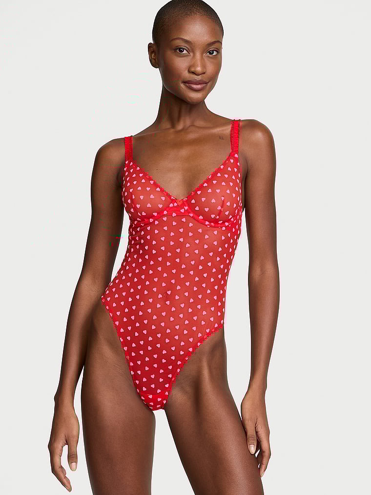 Victoria's Secret, Very Sexy Tease Ungefütterter Halbschalen-Body aus Netzstoff mit Herzdesign, Beflocktes rotes Herz, onModelFront, 2 of 4