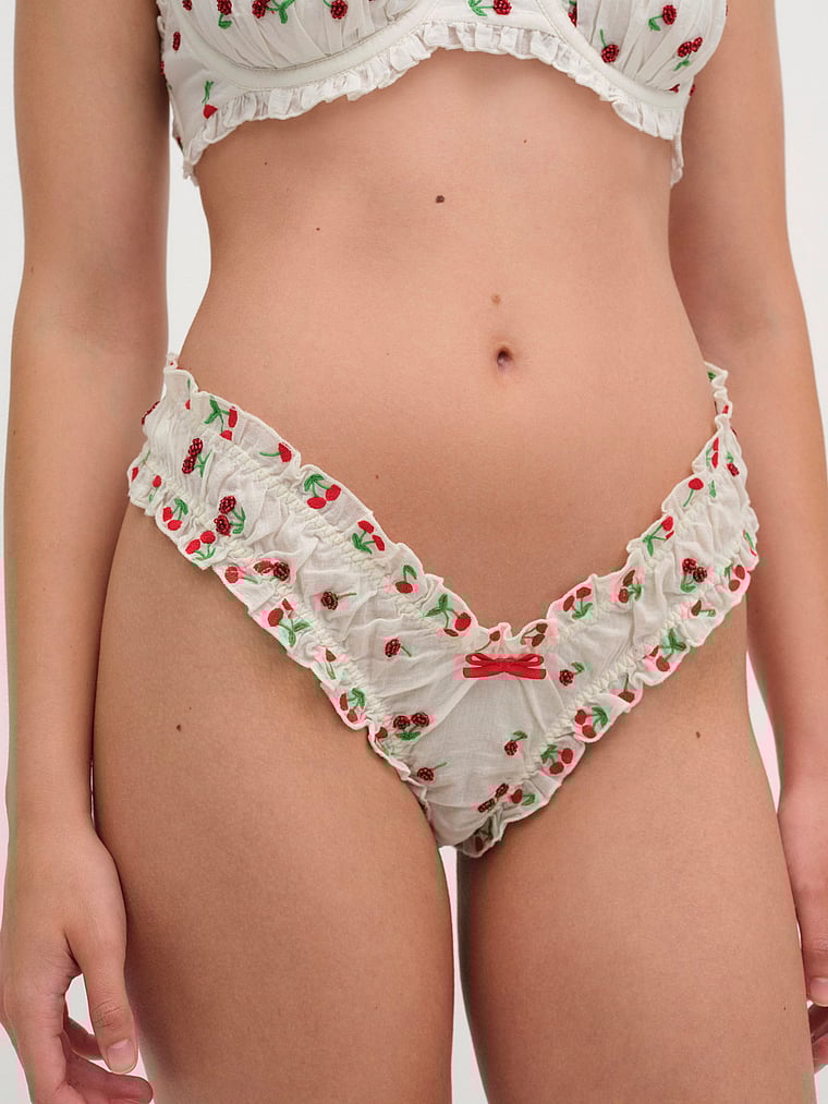Victoria's Secret, For Love & Lemons String mit Kirschen und Perlenverzierung, Kirschrot, onModelFront, 1 of 4