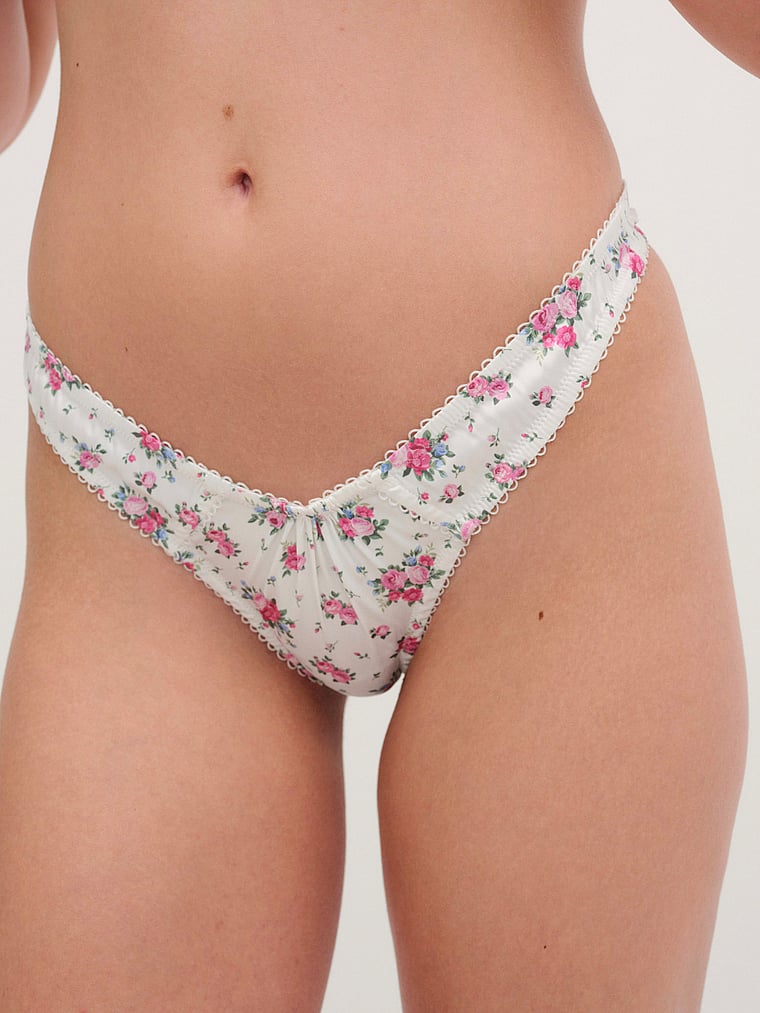 Victoria's Secret, For Love & Lemons String mit Rüschen und Blümchenmuster, Amore/Weiß, onModelFront, 1 of 3