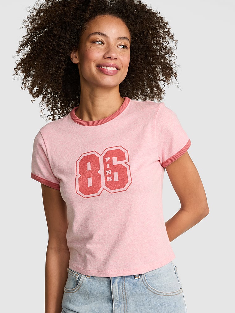 PINK Retro-T-Shirt aus Baumwolle, Blühend meliert, onModelFront, 1 of 3 Drew ist 5'9" oder 175cm und trägt S