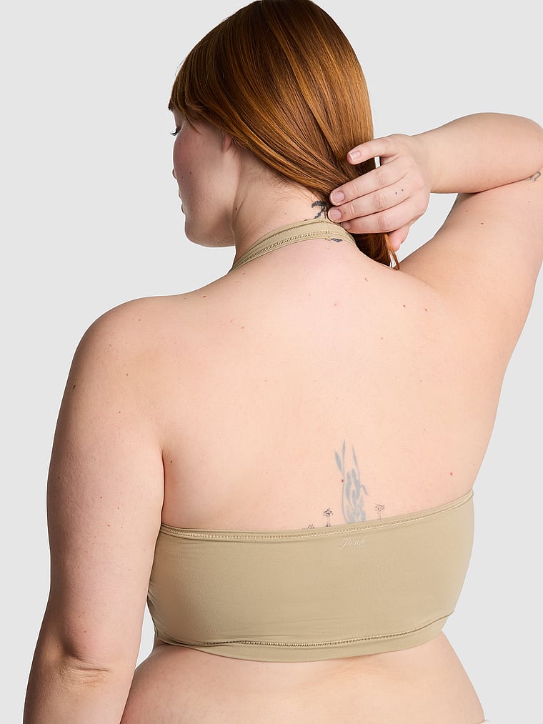 PINK Bralettes und BH-Oberteile Base Stretch BH-Oberteil mit Neckholder, Sahara, onModelBack, 2 of 3 Lulu ist 5'7" oder 170cm und trägt 38DDD (F) oder L