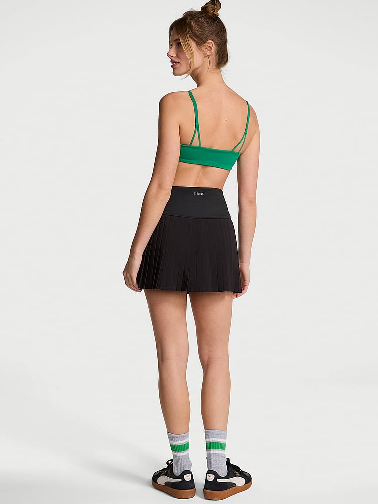 PINK Plissierter Skort aus Tech-Webstoff, Reines Schwarz, onModelBack, 2 of 4 Mari ist 5'7" oder 170cm und trägt S