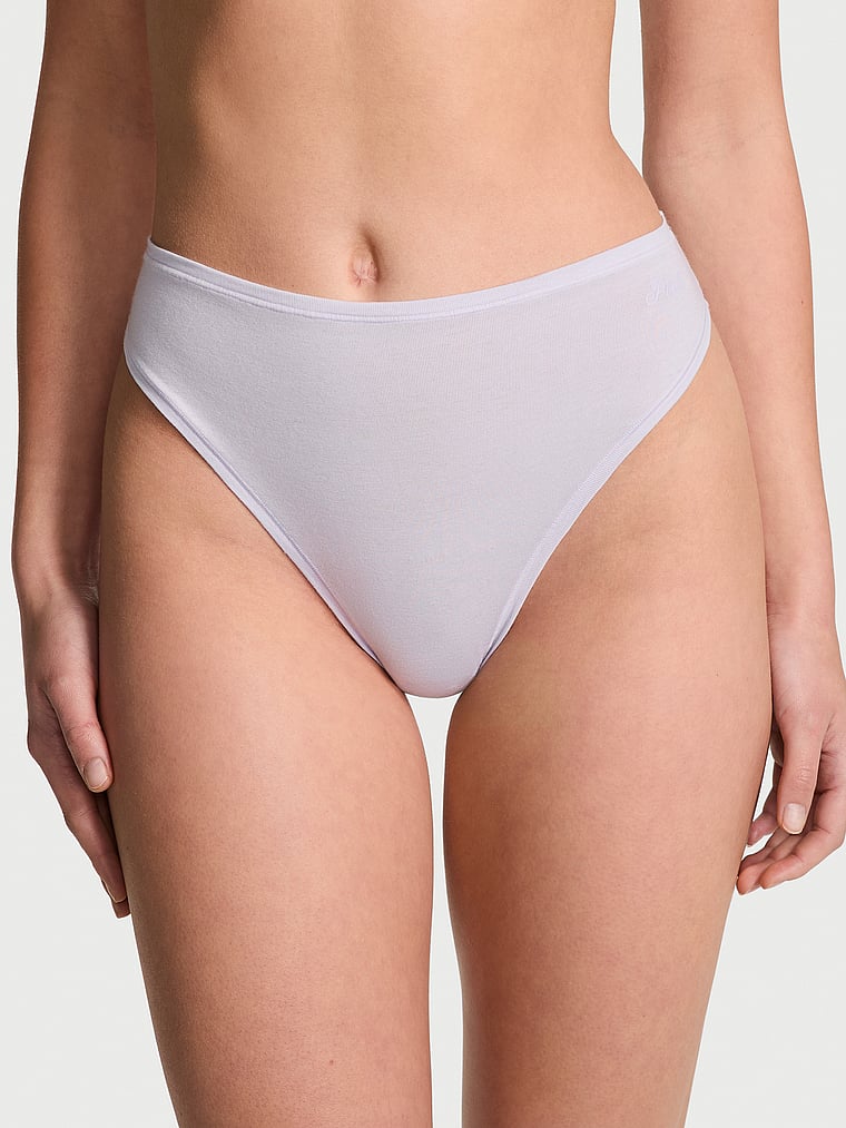 PINK Höschen aus Baumwolle mit französischem Schnitt, Violettes Flüstern, onModelFront, 1 of 3 Mari ist 5'7" oder 170cm und trägt S