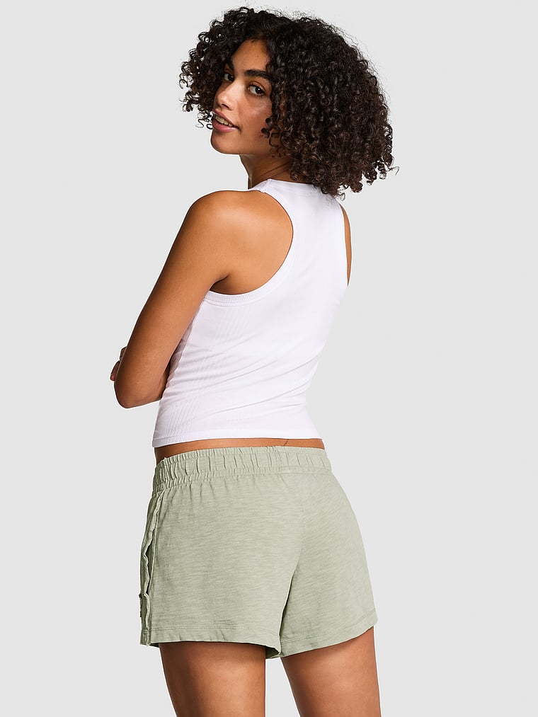 PINK Leichte Freizeitshorts, Grüner Garten, onModelBack, 2 of 4 Vanessa ist 5'10" oder 178cm und trägt S