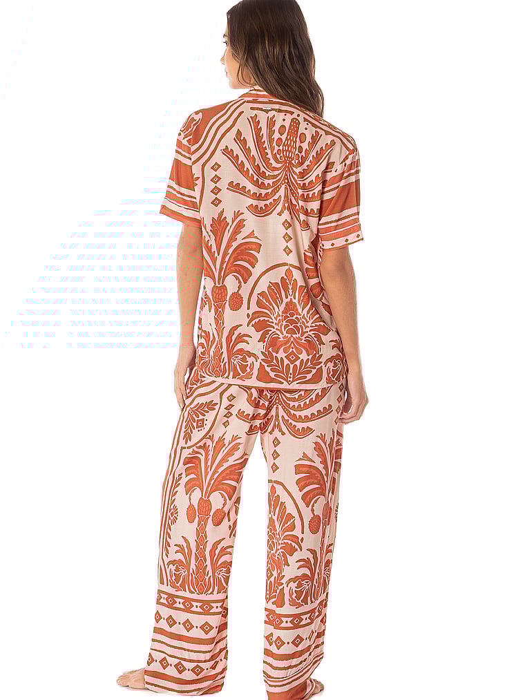Victoria's Secret, Maaji Kameli Set mit kurzärmeligem Oberteil und Hose, onModelBack, 2 of 3