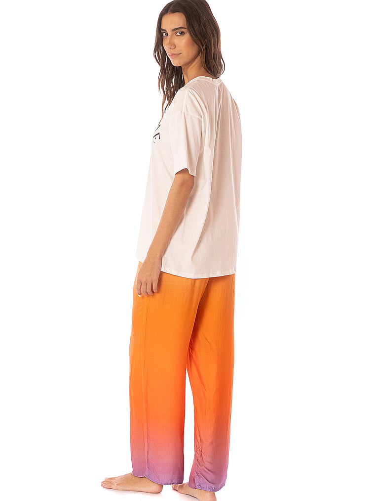 Victoria's Secret, Maaji Shana Kurzärmeliges Oberteil und Hose im Set, onModelBack, 2 of 3
