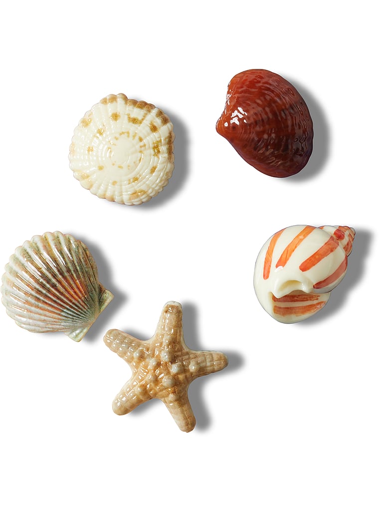 Crocs Jibbitz She Sells Seashells Anhänger im 5er-Pack, onModelFront, 1 of 4