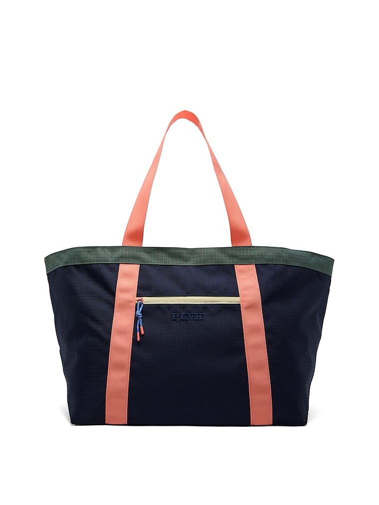 Victoria's Secret, Victoria's Secret Weekender-Tasche, Weekender-Tasche, onModelFront, 2 of 4