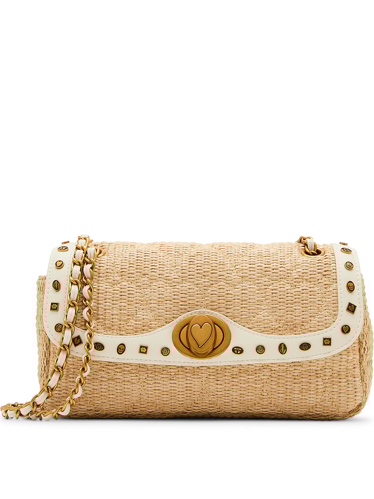 Betsey Johnson Icon Brieftasche mit Klappe, onModelFront, 1 of 4
