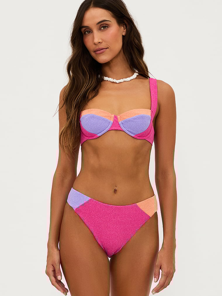 Victoria's Secret, Beach Riot Brooks Bikinioberteil, offModelFront, 3 of 4
