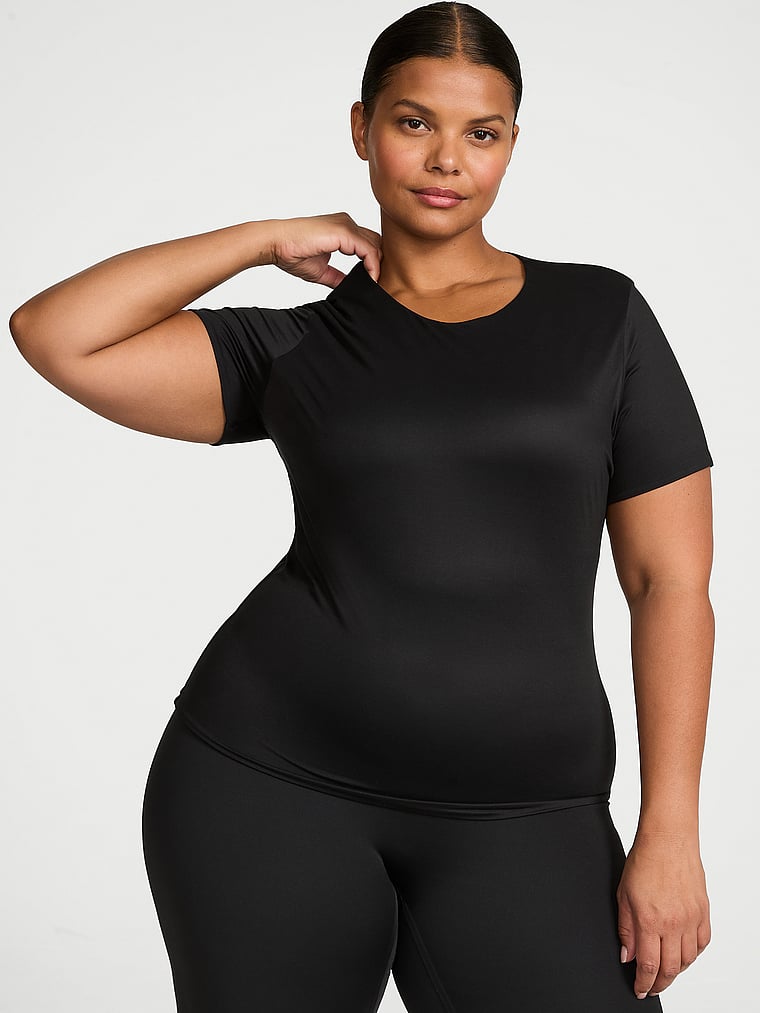 Victoria's Secret, Victoria's Secret Bodywear by Victoria T-Shirt mit FeatherSoft™-Innovation, Schwarz, onModelFront, 1 of 4