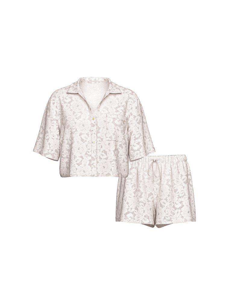 Victoria's Secret, Victoria's Secret Luxe Kurzer Pyjama aus weicher Spitze, Kokosweiß, offModelFront, 4 of 5