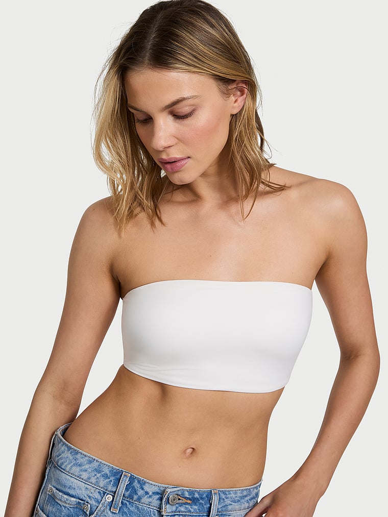 Victoria's Secret, Victoria's Secret Bodywear by Victoria Trägerloser Bralette mit FeatherSoft™-Innovation, Kokosweiß, onModelFront, 1 of 3 Aga ist 5'10" oder 178cm und trägt S
