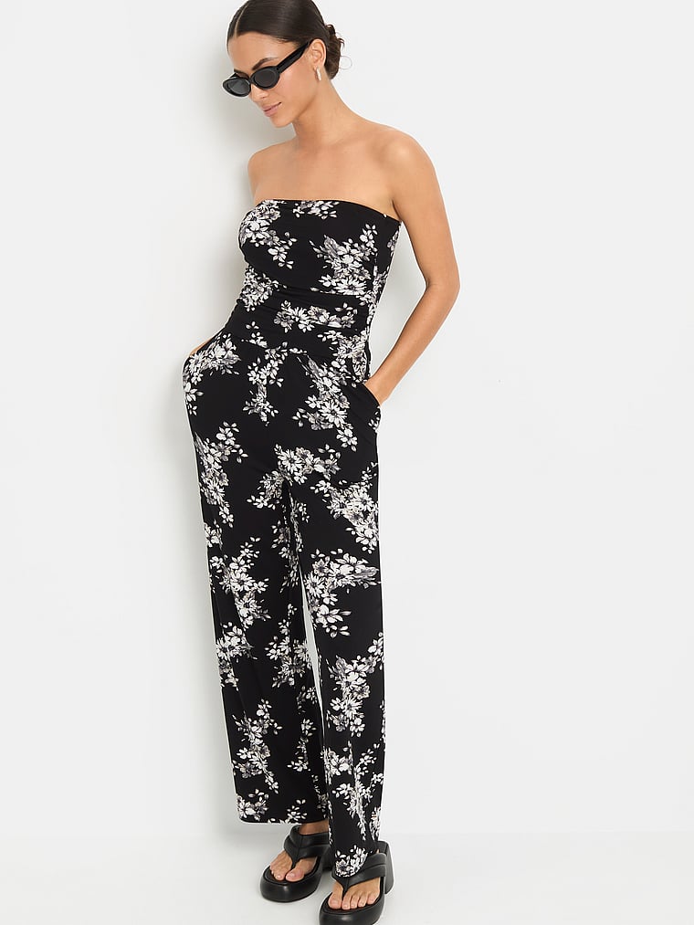 Victoria's Secret, Lascana Trägerloser Jumpsuit, Schwarz und Weiß mit Blumenmuster, onModelFront, 1 of 3
