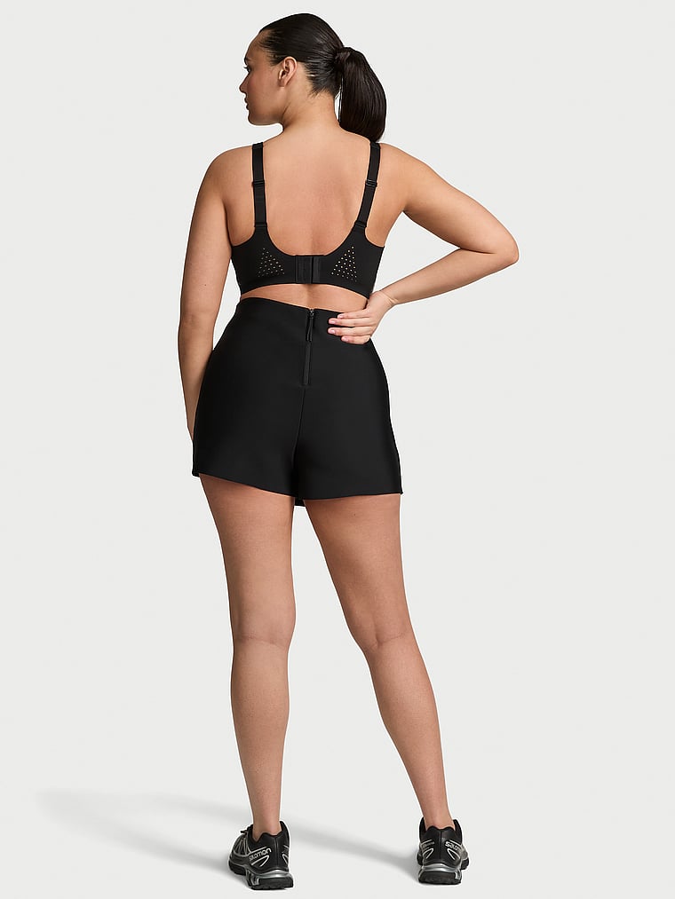 Victoria's Secret, VSX VSX Defined Scuba-Skort, Schwarz, onModelBack, 4 of 5 Karmi ist 5'10" oder 178cm und trägt L