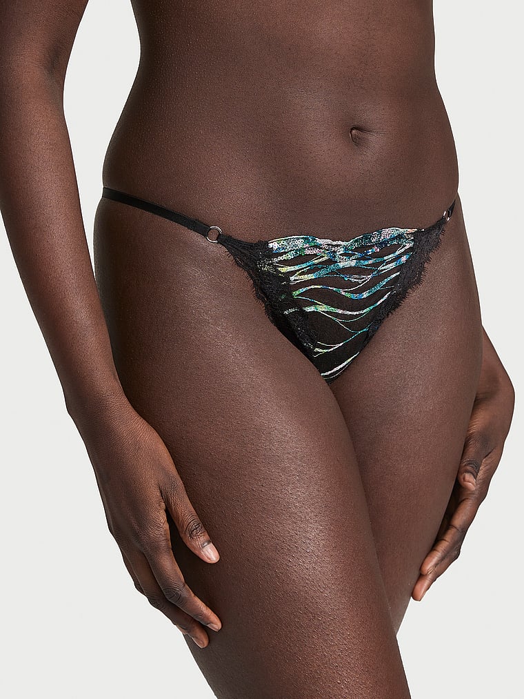 Victoria's Secret, Very Sexy Siren String-Bikinihose mit schimmernder Stickerei, Schwarze Sirenen mit Schimmer, onModelFront, 1 of 4