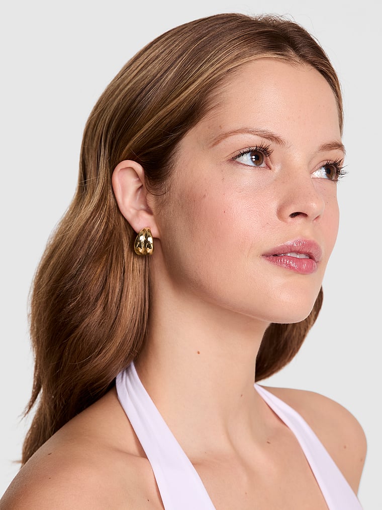 PINK Kleine goldfarbene, verdrehte Creolen, Gold, onModelBack, 1 of 4