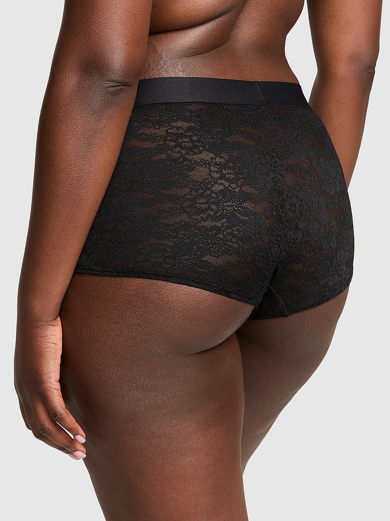 PINK Wink Panty mit Logo, Reines Schwarz, onModelBack, 2 of 3 Vanessa ist 5'10" oder 178cm und trägt S