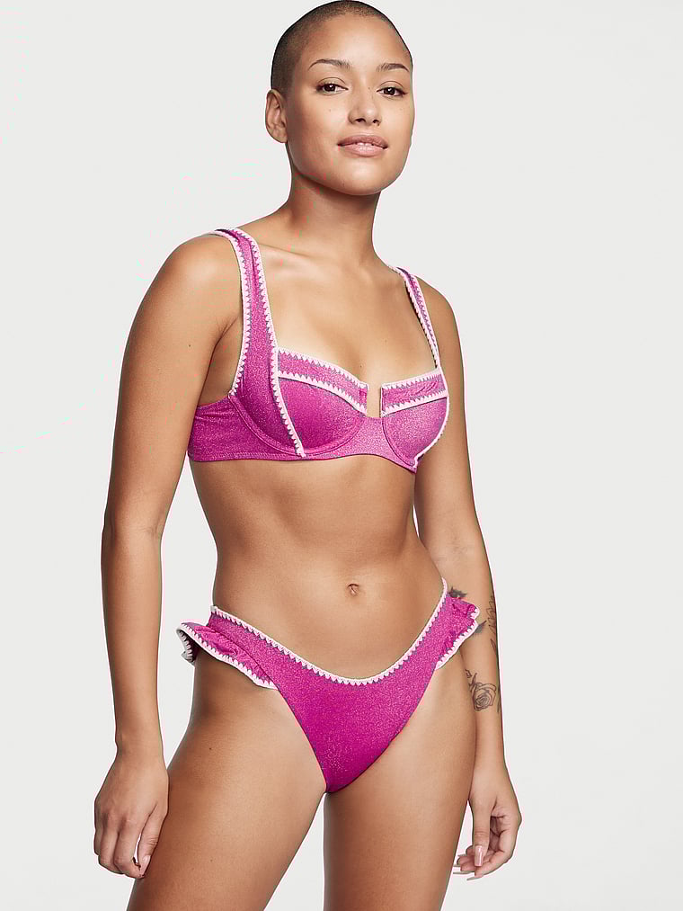 Victoria's Secret, Victoria's Secret Swim Cheeky-Bikinihose mit Rüschen und Häkelbordüre, onModelFront, 1 of 3