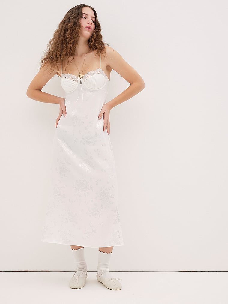 Victoria's Secret, For Love & Lemons Lola Midikleid, onModelFront, 1 of 6
