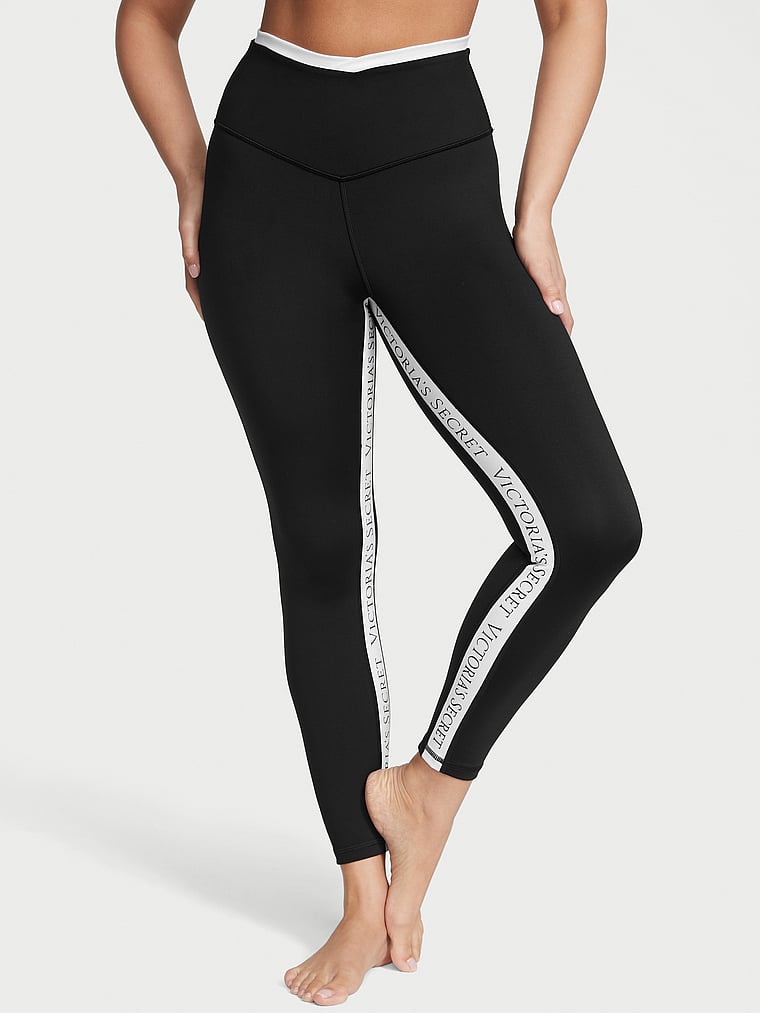 Victoria's Secret, VSX Love Cloud Leggings mit überkreuztem Design, onModelFront, 1 of 3