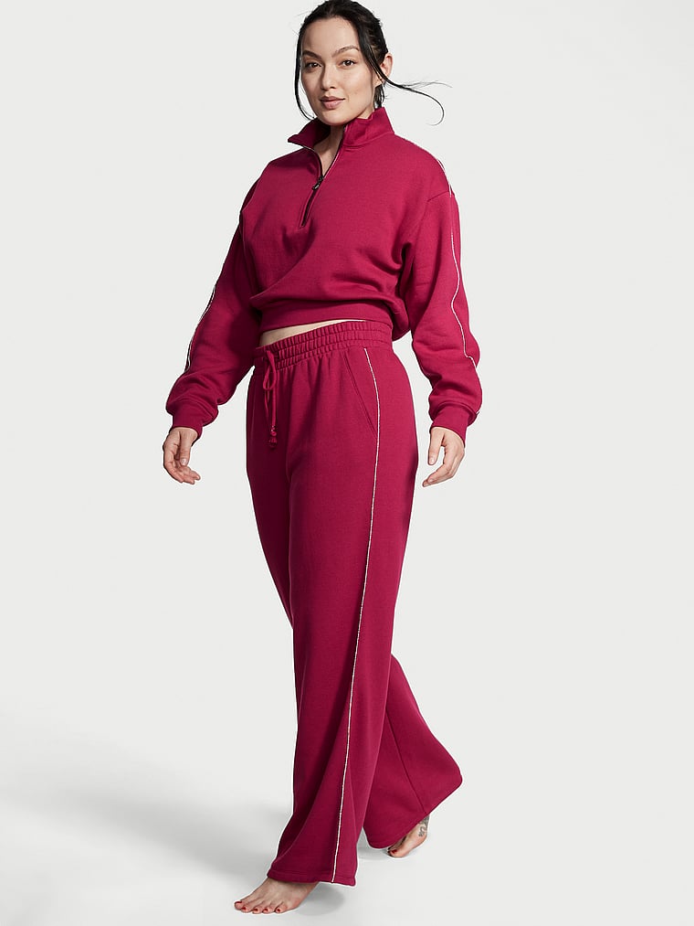 Victoria's Secret, Victoria's Secret Freizeithose aus Baumwollfleece mit weitem Bein, onModelFront, 1 of 5