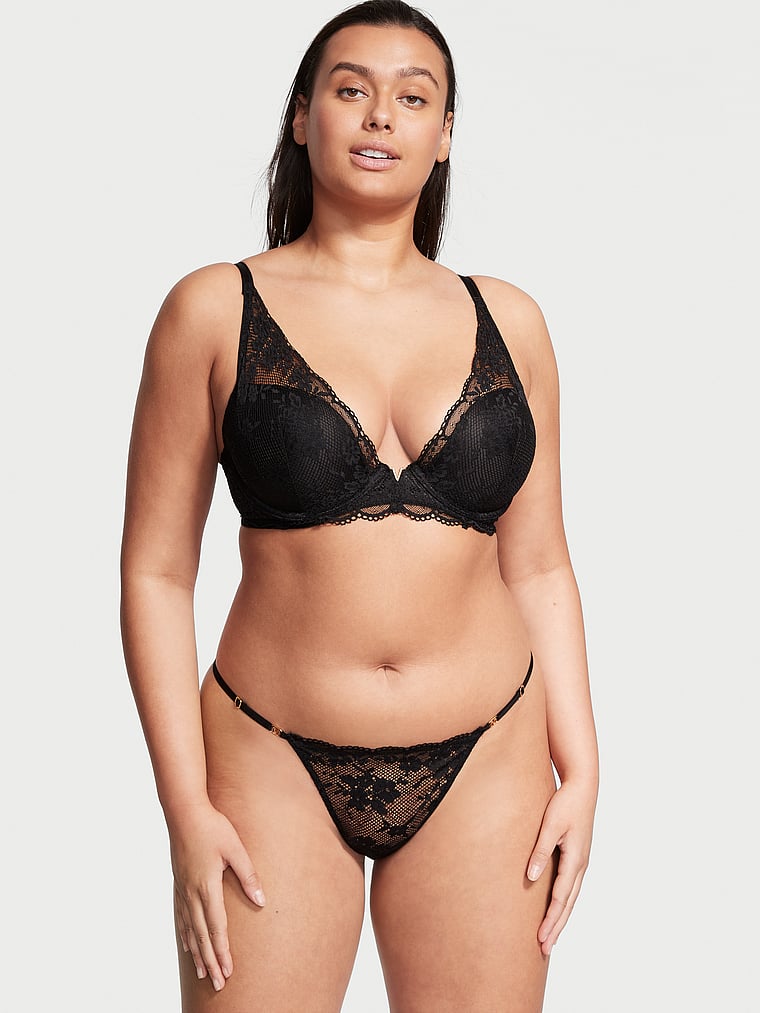 Victoria's Secret, Love Cloud Love Cloud Leicht gefütterter BH mit tiefem Ausschnitt, Schwarz, onModelFront, 6 of 7 Melodie ist 5'10" oder 178cm und trägt 34B oder Medium