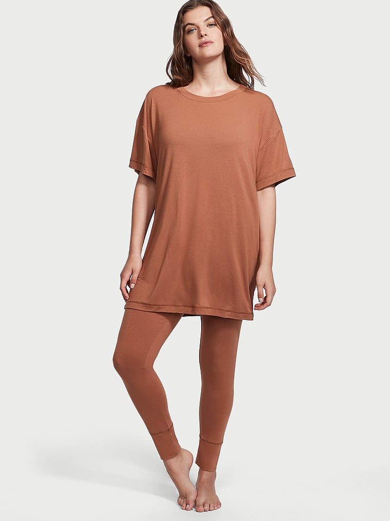 Victoria's Secret, Victoria's Secret Schlafshirt und Leggings aus gebürstetem Modal im Set, onModelFront, 1 of 3