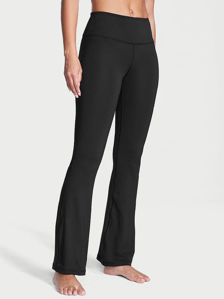 Victoria's Secret, VSX VSX Essential Ausgestellte Leggings, onModelFront, 1 of 4