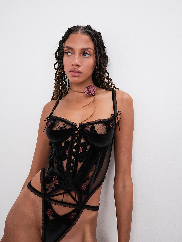 Victoria's Secret, For Love & Lemons Margot Body, onModelSide, 3 of 6