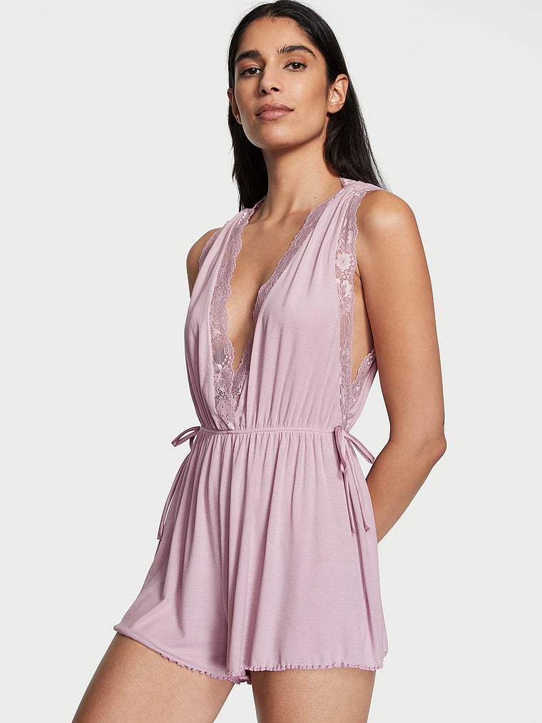 Victoria's Secret, Victoria's Secret Gerippter Einteiler mit Spitzenbesatz, onModelFront, 1 of 3