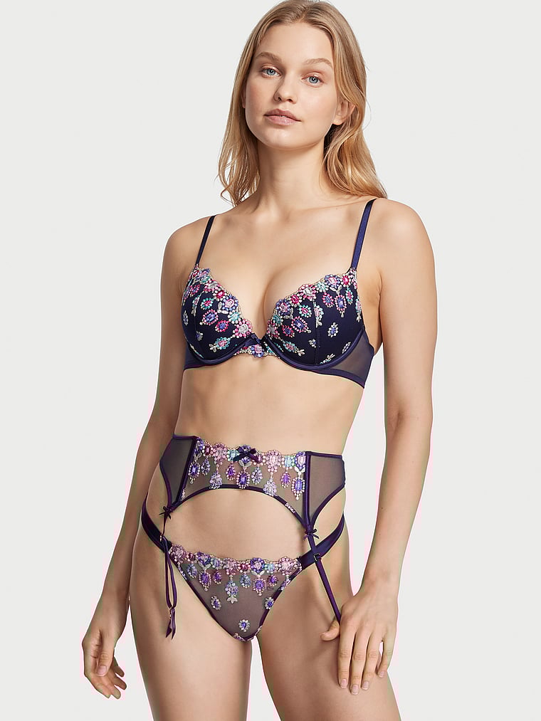 Victoria's Secret, Dream Angels Strumpfgürtel mit schmucksteinverzierter Stickerei, onModelFront, 1 of 5