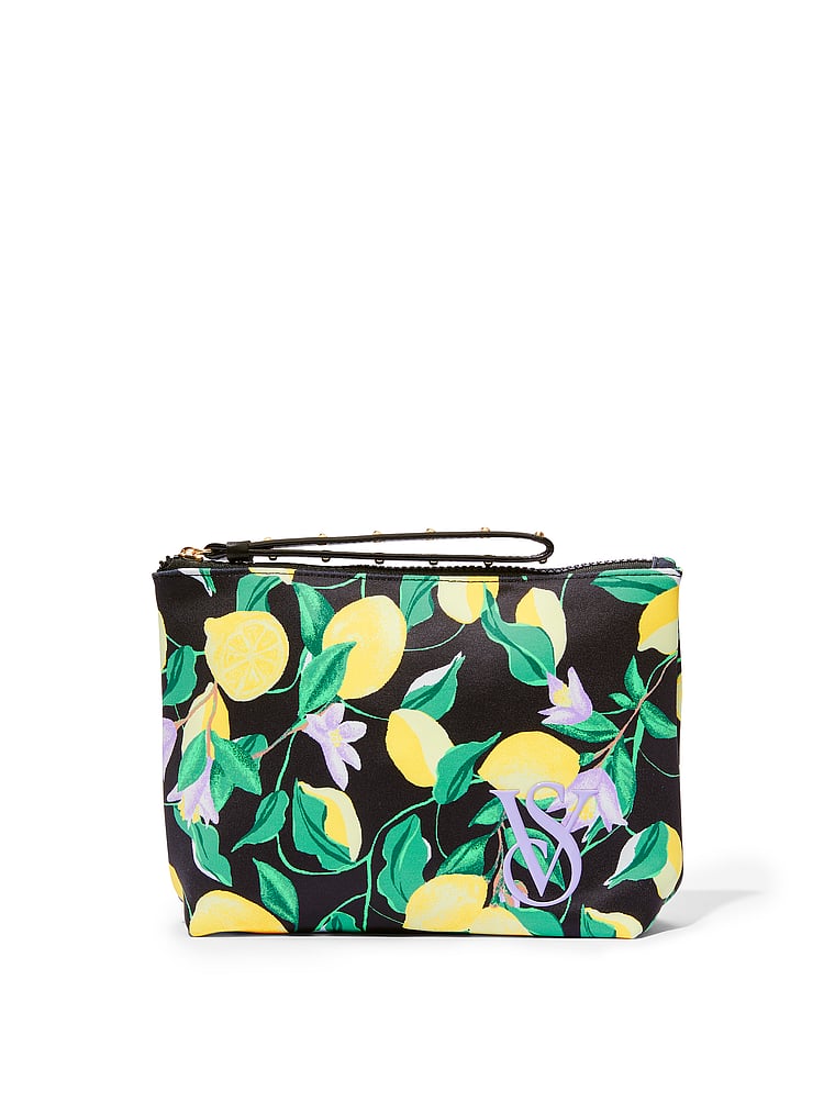 Victoria's Secret, Victoria's Secret Touch-Up Duffle-Tasche, onModelFront, 1 of 3
