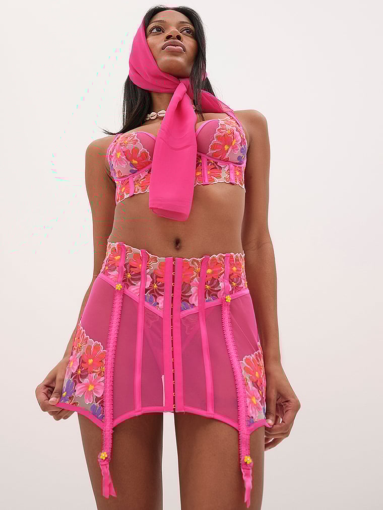 Victoria's Secret, For Love & Lemons Anemone Strapsrock mit Blumenmuster, Hellrosa, onModelFront, 1 of 6
