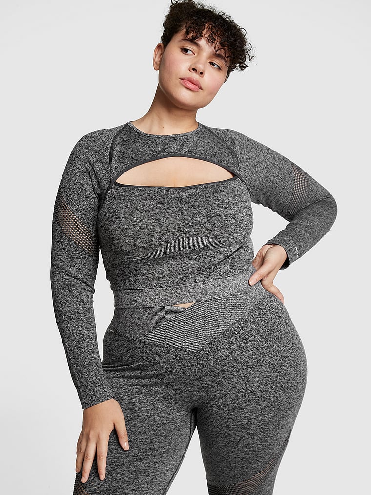 PINK Chlöe x Halle Langärmeliges, kurzes Oberteil aus nahtlosem Netzstoff, onModelFront, 1 of 3